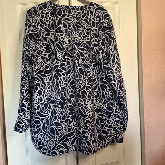 Talbots Navy and White Floral Plus sized Women's Top - Picture 6 of 8